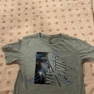 Gray Nike shirt L